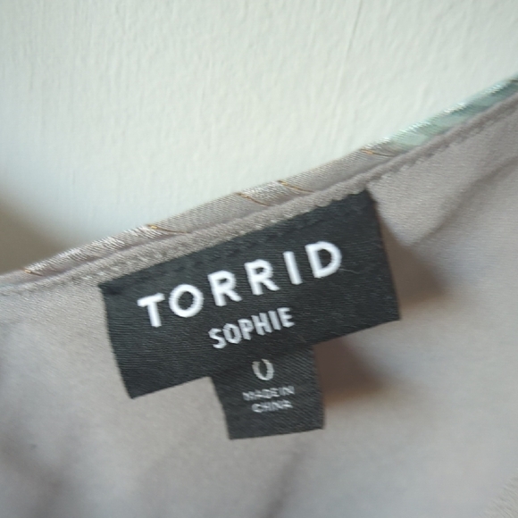 Torrid Flowy Floral Camisole - Picture 2 of 6